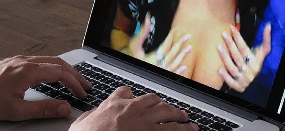 Sexy truffe'' sui social network, la Polizia Postale: Non assecondare i ricatti''